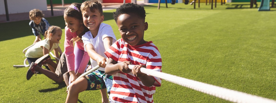 kids-playing-tug-of-war